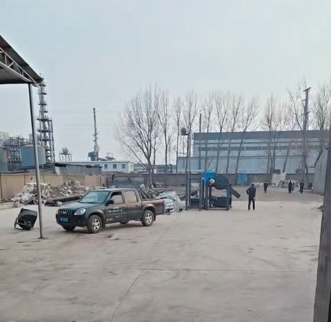 設(shè)備就位完畢，隨時(shí)候命，指令下達(dá)即刻開工安裝。
